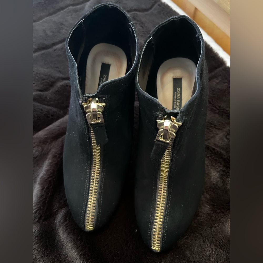 3 X $22, Black ankle suede like boot